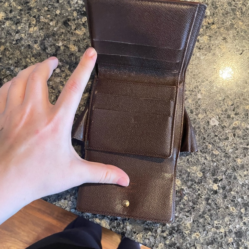 ProAuthenticated LV Damier Ebene Wallet - Picture 3 of 4